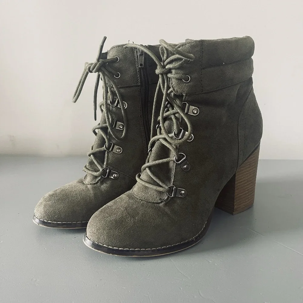 Candies Ankle Booties Women's Size 8.5 M Couture Olive‎ Green Suede Heeled